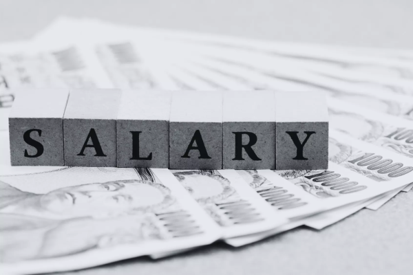 Tiền lương và chế độ làm việc