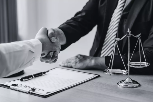 Doanh nghiệp nhỏ có cần pháp chế thuê ngoài không? Giải pháp cho SME