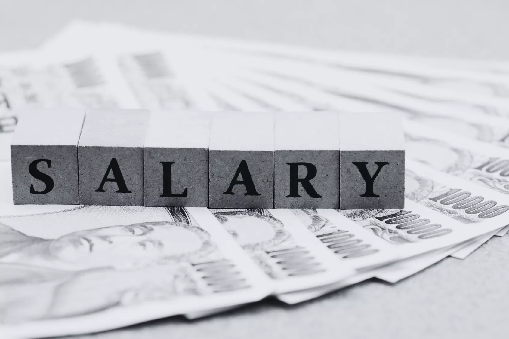 Tiền lương và chế độ làm việc